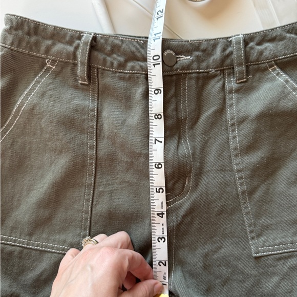 RSQ Utility Contrast Stitch High Rise Women’s Shorts Olive Dark Green 27 - Picture 7 of 9